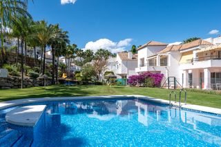 Apartament a Nueva Andalucía centro