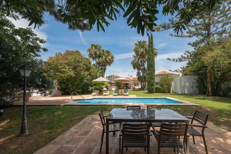 Foto 680c52e2-49ee-41cd-9cbd-c10e69440155. Casa amb calefacció aparcament piscina a Nueva Alcántara Marbella