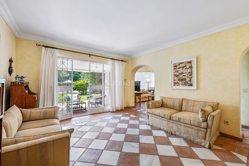 Foto cf8a9eaa-50d6-4120-9d4b-9b8ea06cd7a4. Casa amb calefacció aparcament piscina a Nueva Alcántara Marbella
