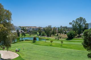 Penthouse  18 ur guadalmina alta) 8. Exclusivo ático dúplex de lujo en primera línea de golf en guada
