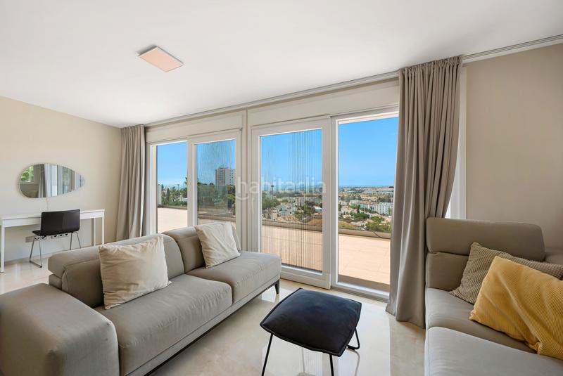 Foto 0a7c3f6d-cd4e-47b0-b807-4f6fd0a93776. Casa amb aparcament piscina a Nueva Andalucía centro Marbella