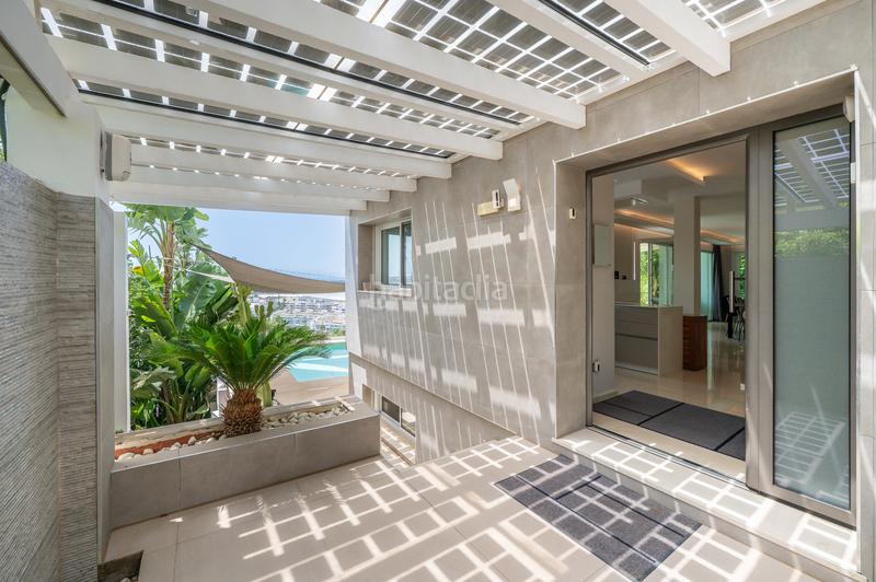 Foto 4049a13c-b84d-46b3-8dd5-98fa57b5608e. Casa amb aparcament piscina a Nueva Andalucía centro Marbella