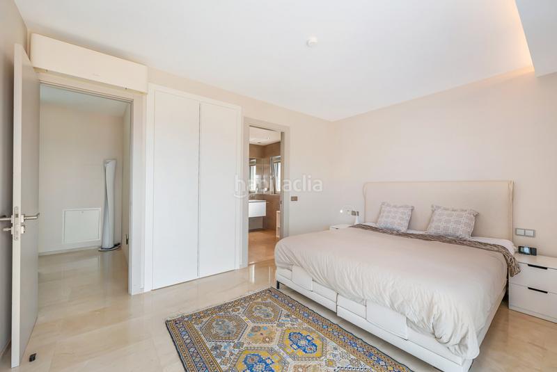 Foto 4f7016eb-8e6a-41c9-a928-14c34978ba6d. Casa amb aparcament piscina a Nueva Andalucía centro Marbella