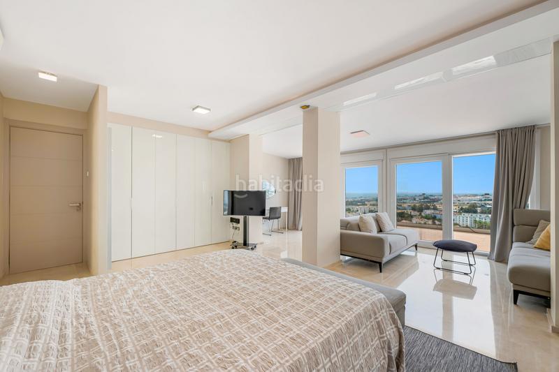 Foto 553f52b6-ed6b-4c71-b7f6-7706b6156aa9. Casa amb aparcament piscina a Nueva Andalucía centro Marbella