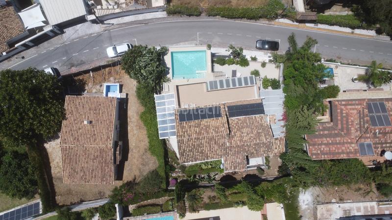 Foto afdc49e4-41c6-4fd4-a47d-2b5930a958a2. Casa amb aparcament piscina a Nueva Andalucía centro Marbella