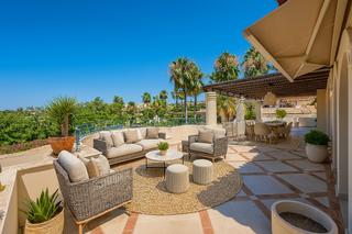 Apartament a Los Naranjos. Elegante ático dúplex de 3 dormitorios en las alamandas, nueva a