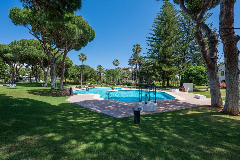 Foto 2f9873b2-47c3-4575-9b89-5a4c98e7fa8b. Piccolo appartamento con parcheggio piscina in Puerto Banús Marbella