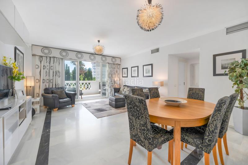 Foto 302bae4c-c1a4-440b-87cb-0904861f9024. Piccolo appartamento con parcheggio piscina in Puerto Banús Marbella