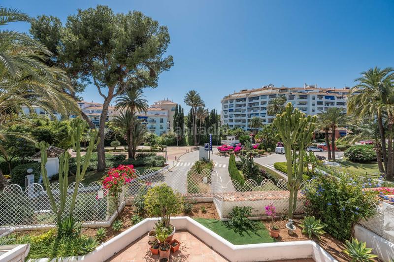 Foto 39766f9b-b3d2-47f4-8336-0faa69121d6c. Piccolo appartamento con parcheggio piscina in Puerto Banús Marbella