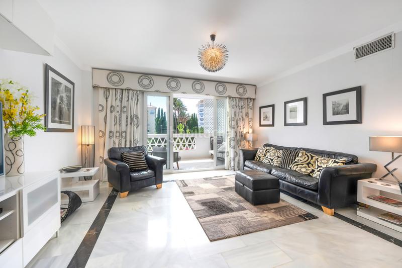 Foto 3991bbfb-9a7a-4d7e-9c11-93167c258387. Piccolo appartamento con parcheggio piscina in Puerto Banús Marbella