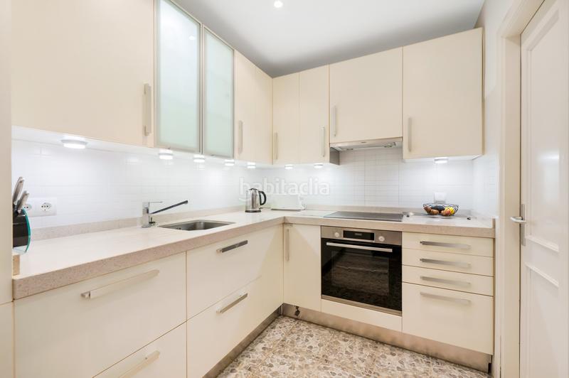 Foto 9030a64e-25e3-4f77-85ae-4f848b228ac0. Piccolo appartamento con parcheggio piscina in Puerto Banús Marbella