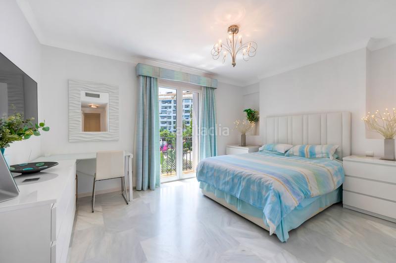 Foto 90a6711d-0c43-451c-a38e-8a2470ec0aff. Piccolo appartamento con parcheggio piscina in Puerto Banús Marbella