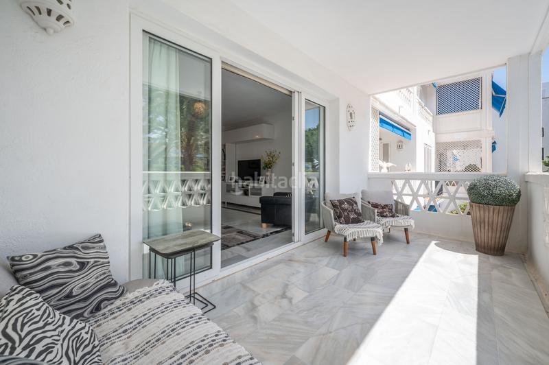 Foto 98cfc7d0-cebc-45a9-b83a-8b5f80bef869. Piccolo appartamento con parcheggio piscina in Puerto Banús Marbella