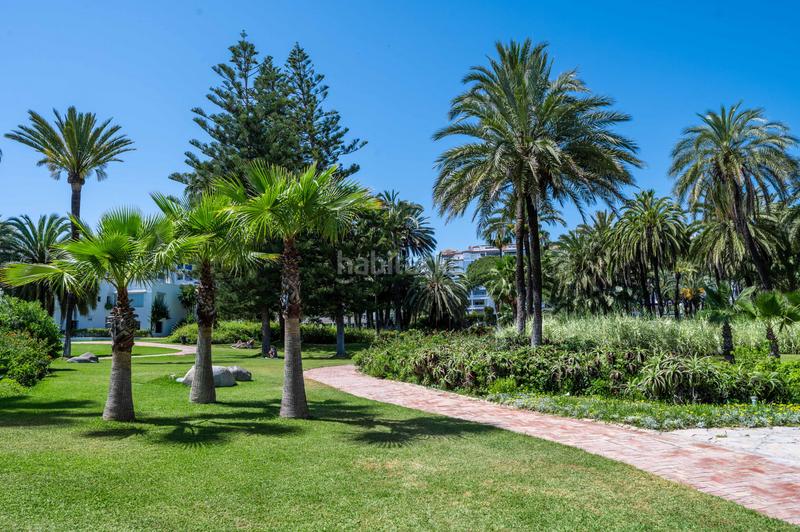 Foto f9e5b6ab-0e07-462a-a40e-1b784d6b5ff7. Piccolo appartamento con parcheggio piscina in Puerto Banús Marbella