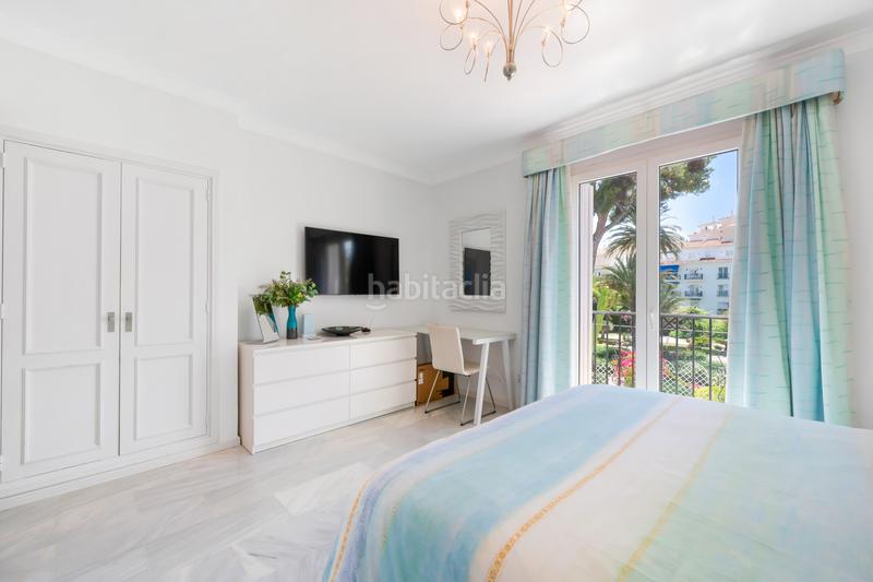 Foto ffbc7870-ae51-4fe5-9f2d-dda89b310df4. Piccolo appartamento con parcheggio piscina in Puerto Banús Marbella