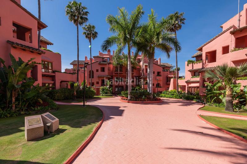 Foto 766e09c7-e42b-4169-a65a-acf7d63d71df. Planta baixa amb aparcament piscina a Centro Estepona