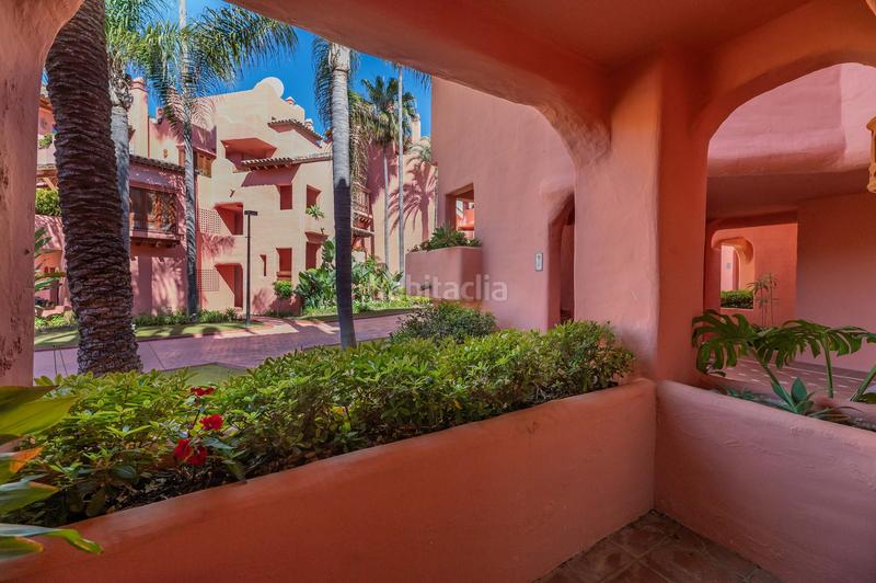 Foto a1970bf5-b687-49e6-8b03-e5e547c83729. Planta baixa amb aparcament piscina a Centro Estepona