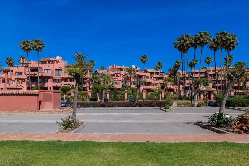 Foto bd54c8b6-4db7-417f-97d5-673b79b7a9ed. Planta baixa amb aparcament piscina a Centro Estepona