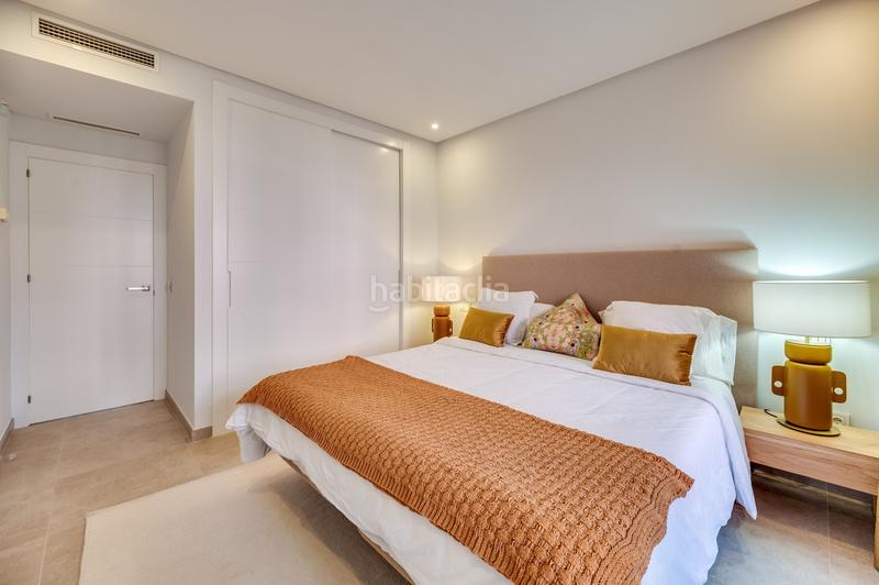 Foto e5ac2fc4-55d3-48ea-92fc-e6b773b274e7. Planta baixa amb aparcament piscina a Centro Estepona