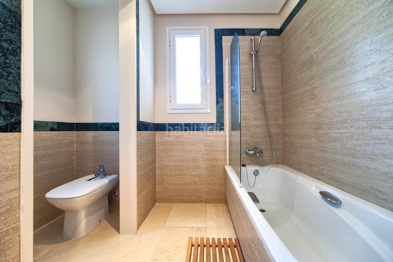 Foto 98f9f5f2-90e9-4b0d-ada7-4256d4a40783. Apartamento  de 3 dormitorios con vistas al mar y al golf en Benahavís