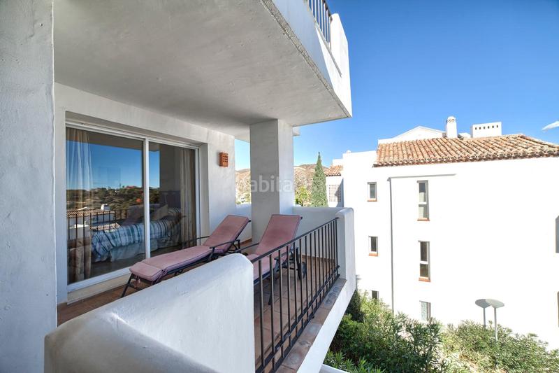 Foto faab78f6-82cb-4859-b9b1-0640139e89de. Apartamento  de 3 dormitorios con vistas al mar y al golf en Benahavís