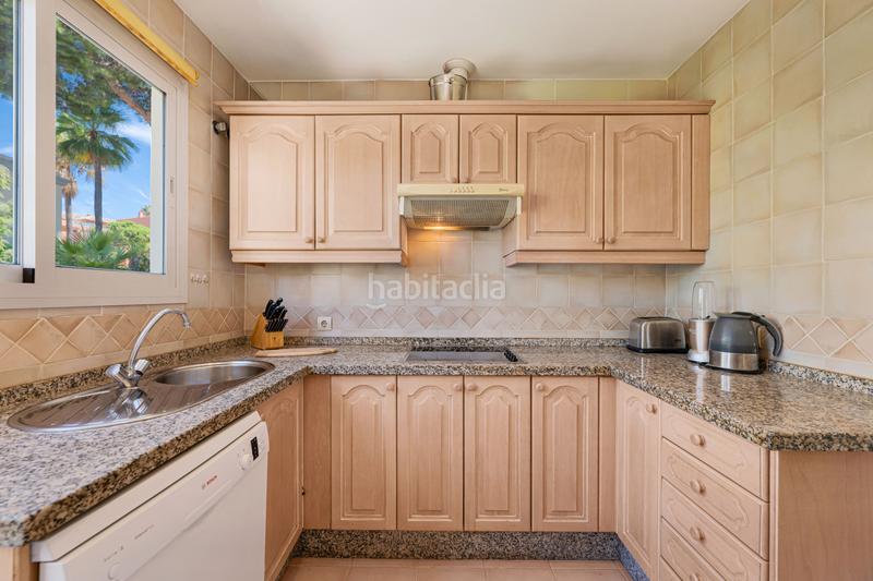 Foto 39962f39-2f4c-491d-870f-27ca5400c175. Apartamento luminoso apartamento de 2 dormitorios con vistas parciales al mar, a pocos pasos del golf y la playa de cabopino. en Marbella