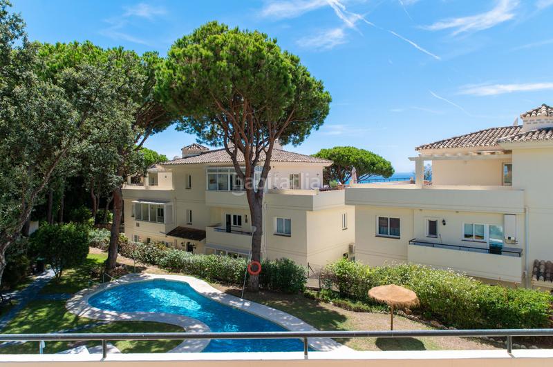 Foto 4022a52c-8559-47e2-99e3-27b3f10b68e6. Apartamento luminoso apartamento de 2 dormitorios con vistas parciales al mar, a pocos pasos del golf y la playa de cabopino. en Marbella