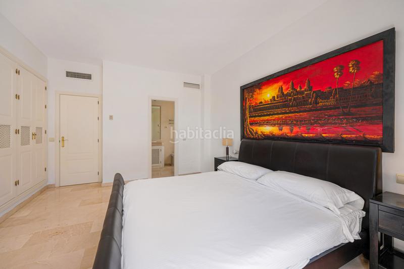 Foto 40720e4b-b01c-4917-b1c2-d4a0300dc012. Apartamento luminoso apartamento de 2 dormitorios con vistas parciales al mar, a pocos pasos del golf y la playa de cabopino. en Marbella