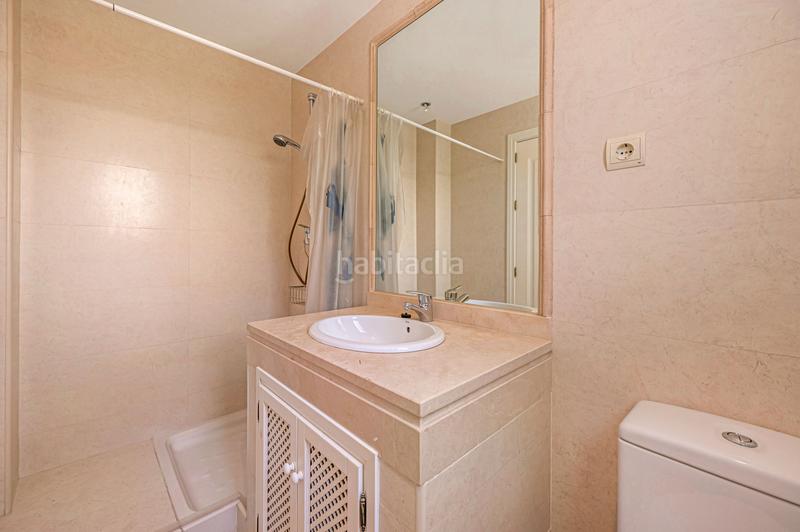 Foto b5091b02-b5bf-48af-b62c-084f7d445b19. Apartamento luminoso apartamento de 2 dormitorios con vistas parciales al mar, a pocos pasos del golf y la playa de cabopino. en Marbella