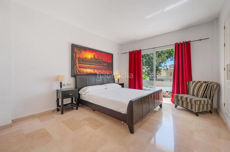 Foto e631443a-75bd-4b52-a8e4-76687b36238f. Apartamento luminoso apartamento de 2 dormitorios con vistas parciales al mar, a pocos pasos del golf y la playa de cabopino. en Marbella