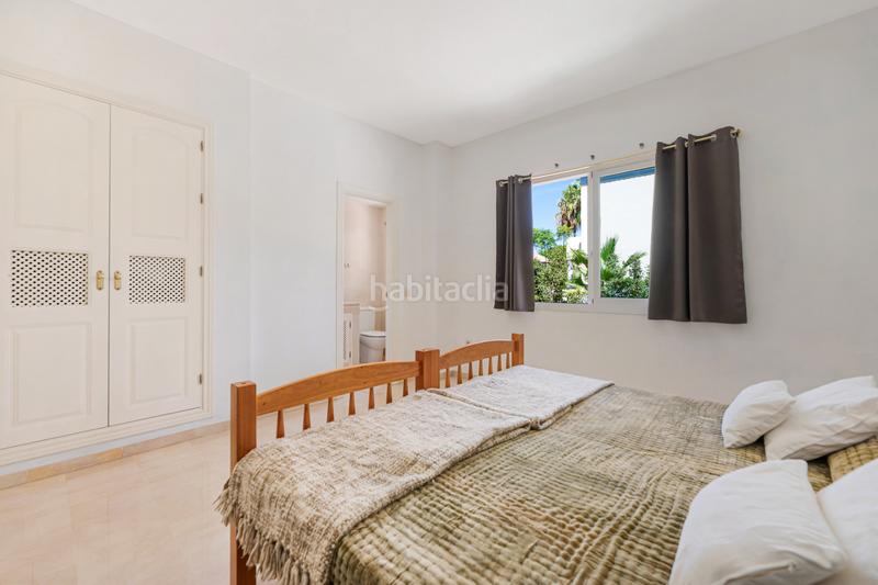 Foto f7137b66-2e20-4954-bdd1-95382c998069. Apartamento luminoso apartamento de 2 dormitorios con vistas parciales al mar, a pocos pasos del golf y la playa de cabopino. en Marbella