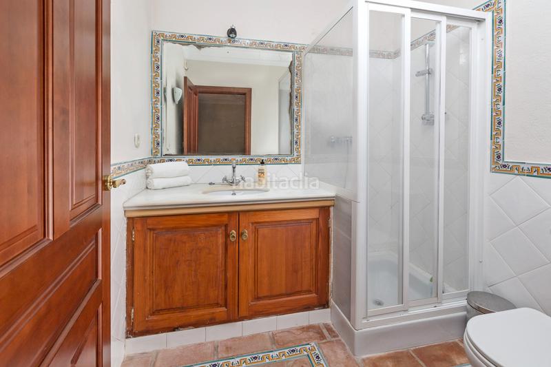 Foto 1def7f18-e376-4b25-8e29-fdc1c80058a9. Casa con parcheggio piscina in Los Naranjos Marbella