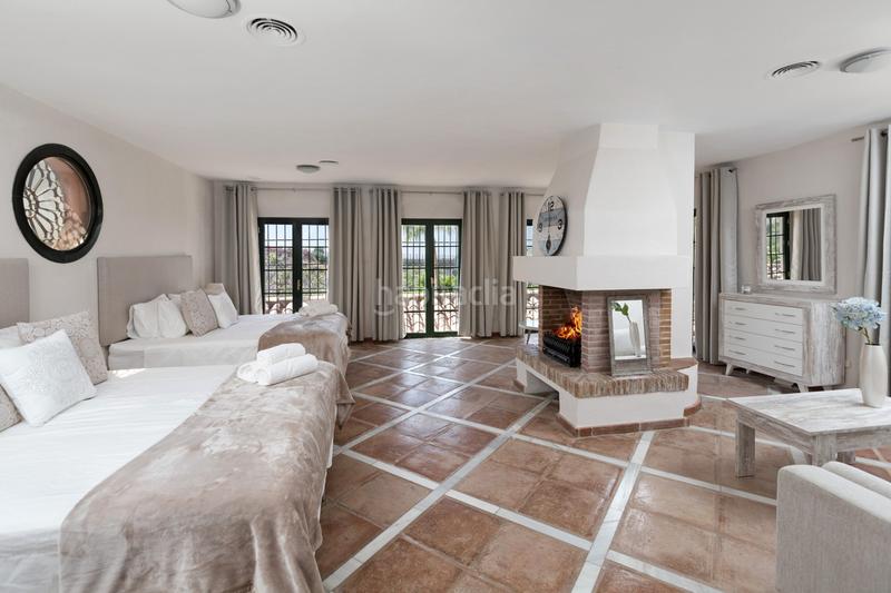 Foto 4f6bccc0-bbf6-46ea-942f-35cb4d21f07e. Casa con parcheggio piscina in Los Naranjos Marbella