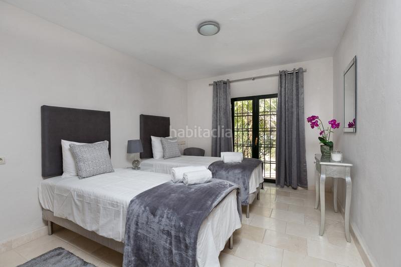 Foto 5eb8ddbf-bb0a-46d7-a2a7-e404d5414619. Casa con parcheggio piscina in Los Naranjos Marbella