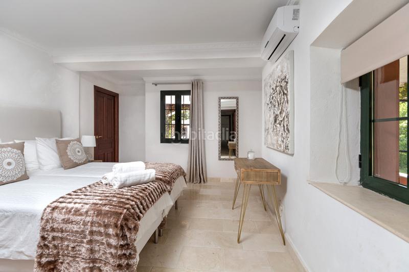 Foto 965ba230-e782-46a7-8c1d-fea7dd837f56. Casa con parcheggio piscina in Los Naranjos Marbella