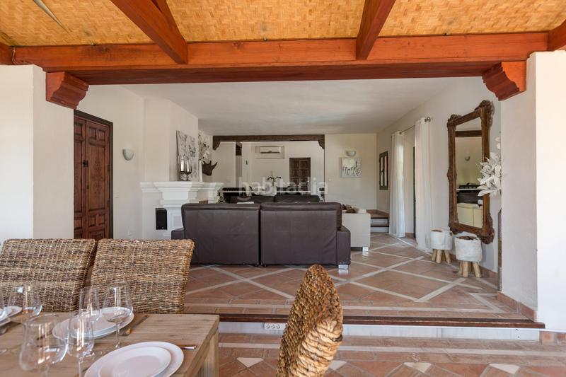 Foto a208ca2d-85bb-4517-bffc-55d47d6e8895. Casa con parcheggio piscina in Los Naranjos Marbella