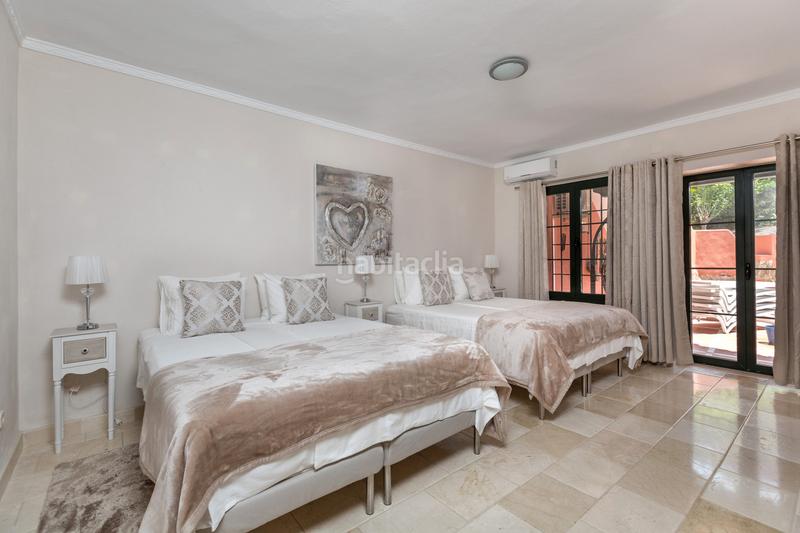 Foto c861887b-093f-4be7-a964-093693a38738. Casa con parcheggio piscina in Los Naranjos Marbella