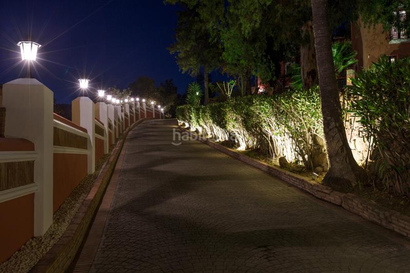 Foto d43ba9ea-fb1f-41af-bdec-63a9f5106cef. Casa con parcheggio piscina in Los Naranjos Marbella