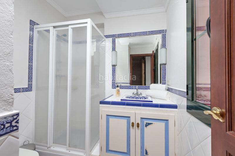 Foto def915fc-329a-4f82-873c-05b1feedba7e. Casa con parcheggio piscina in Los Naranjos Marbella