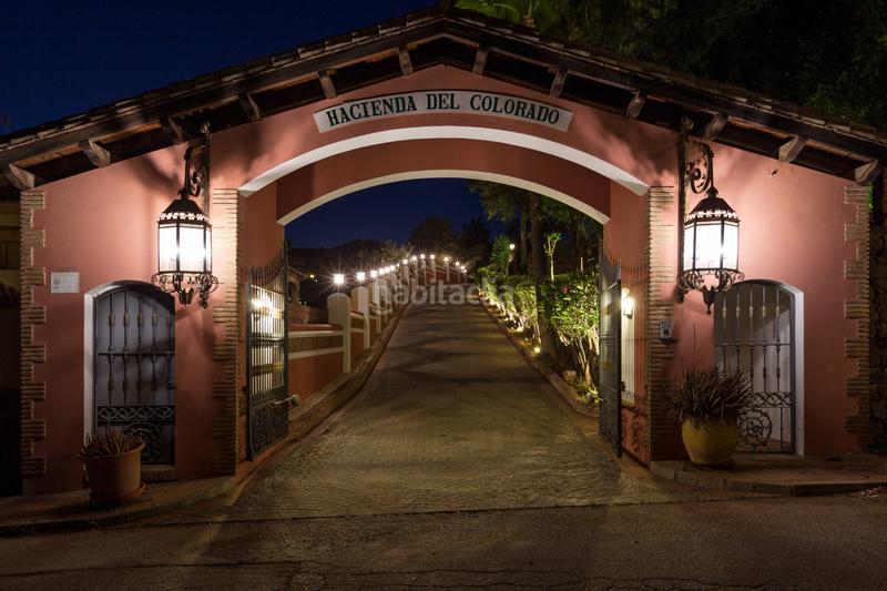 Foto f6888b1b-f23f-4932-aed6-3c5a9130fa44. Casa con parcheggio piscina in Los Naranjos Marbella