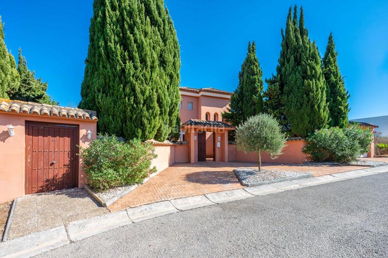 Foto 4d97f4d8-556a-41a3-8b54-df72c5d1b933. Maison avec parking piscine dans Sotogrande costa Sotogrande