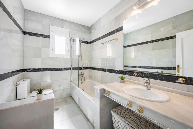 Foto 76a534ce-3a85-49cd-bdd9-2cfd59705bad. Maison avec parking piscine dans Sotogrande costa Sotogrande