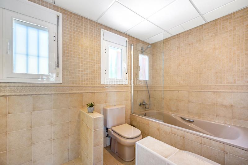 Foto fd52d283-6bc4-4f2e-936f-a8f6298cba28. Maison avec parking piscine dans Sotogrande costa Sotogrande