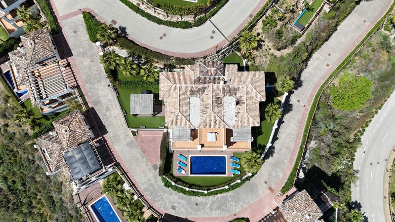 Foto c2daf7ea-6eab-42f8-817a-768c6bcf28d0. Casa amb aparcament piscina a Benahavís pueblo Benahavís