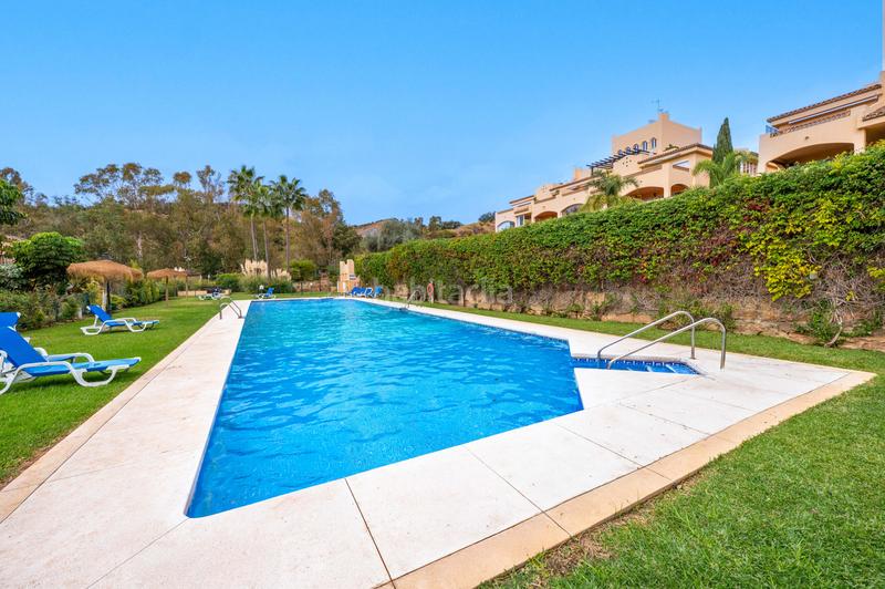 Foto c4582514-3f52-484c-ab83-73f240727d88. Piccolo appartamento con parcheggio piscina in Elviria Marbella