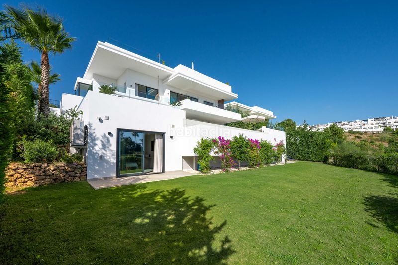 Foto aab10f0e-815f-4608-ab48-a2464e3af3a5. Casa amb aparcament piscina a Centro Estepona