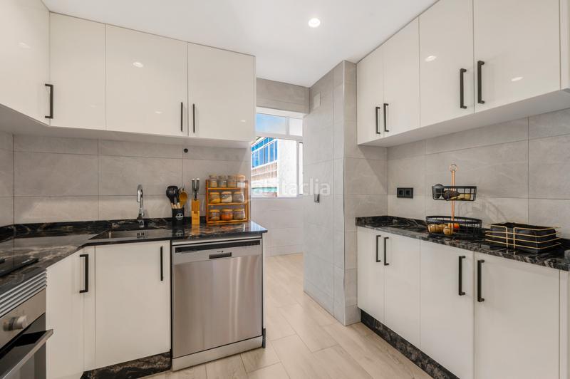 Foto 33b4757b-8880-4c4d-a7c3-e60c1c03c514. Attico con parcheggio in Playa Bajadilla - Puertos Marbella