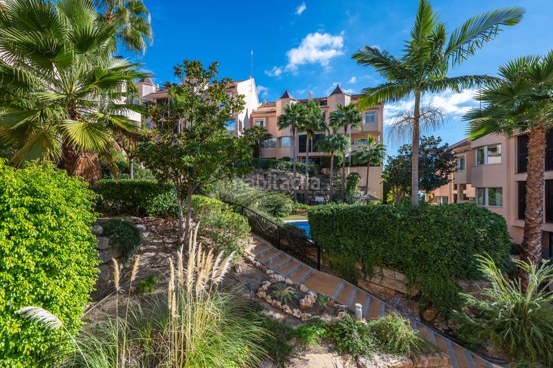 Foto 0bb8e84f-bbb3-483e-9619-594e4980ec9d. Piccolo appartamento con parcheggio piscina in Los Naranjos Marbella