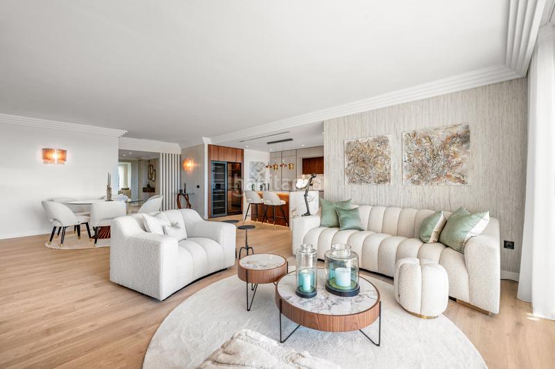 Foto 698ff728-b822-421a-94ce-e43d3ae90a53. Piccolo appartamento con parcheggio piscina in Los Naranjos Marbella