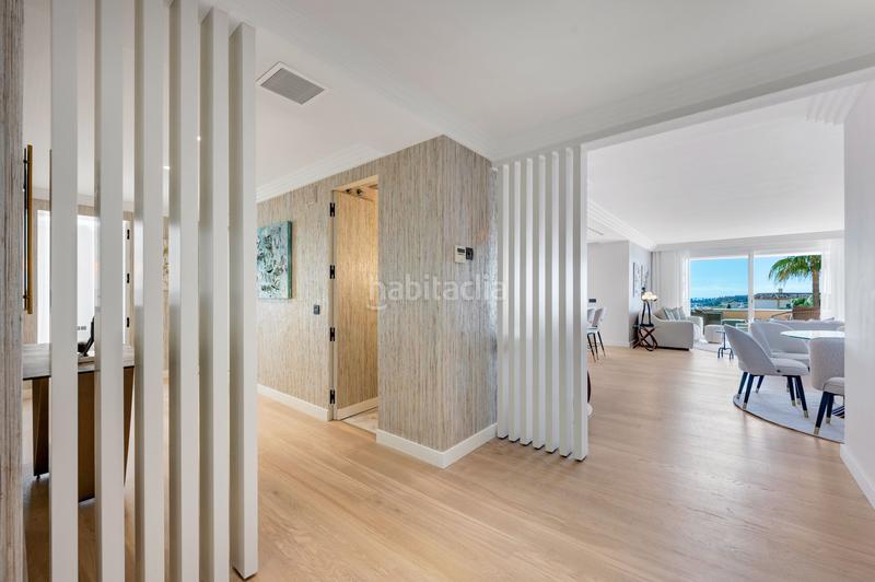 Foto d31777df-3a10-47c6-83ff-afba520a0b72. Piccolo appartamento con parcheggio piscina in Los Naranjos Marbella